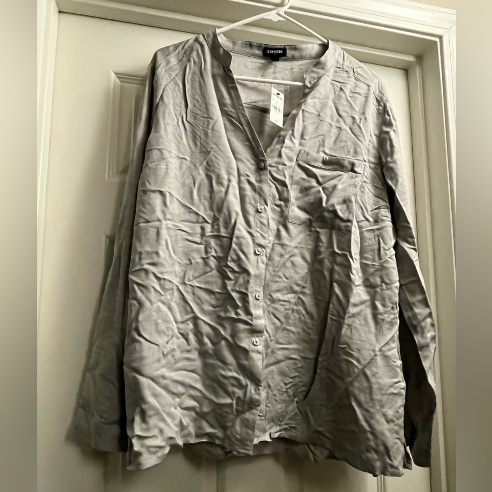 Tie front, single banded rayon shirt.